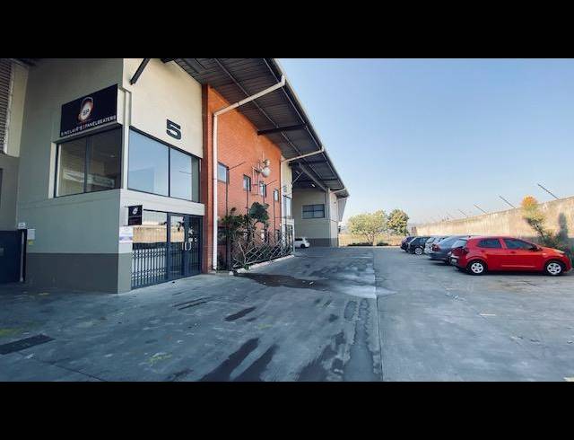 1,600M² WAREHOUSE TO LET IN RIVERHORSE VALLEY